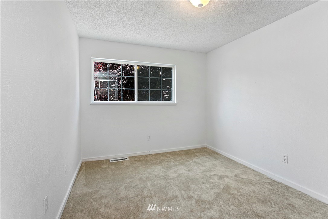 20105 9th Avenue Southeast Bothell, WA 98012 - Photo 15 of 22