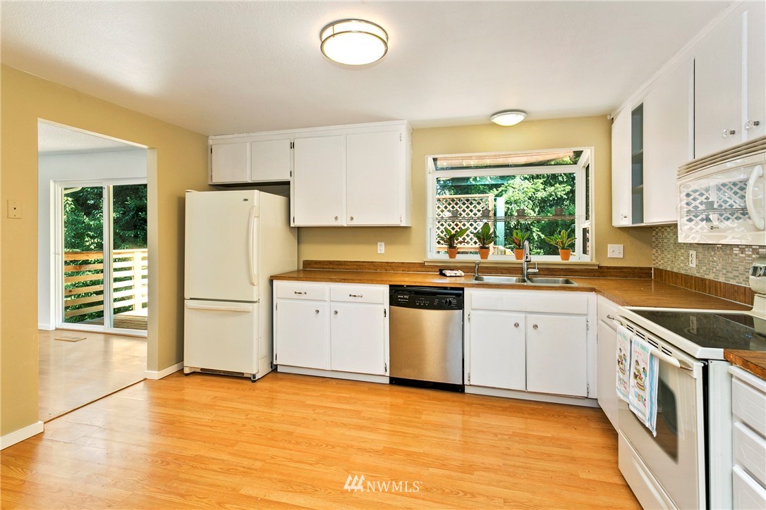 20105 9th Avenue Southeast Bothell, WA 98012 - Photo 8 of 22