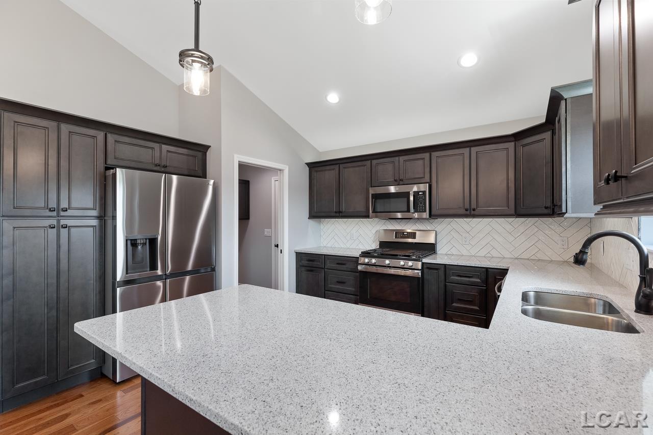 1192 Ridge Lane Tecumseh, MI 49286 - Photo 15 of 38 50104957-14.JPG