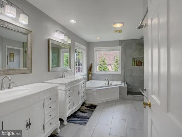 a view of a house with a yard and plants