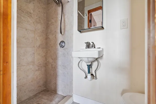 $1,700 | 4 Sutherland Street, Unit 41, Lowell, MA 01850