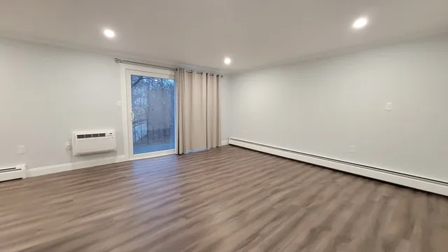 $2,150 | 70 Farrwood Avenue, Unit 11, North Andover, MA 01845