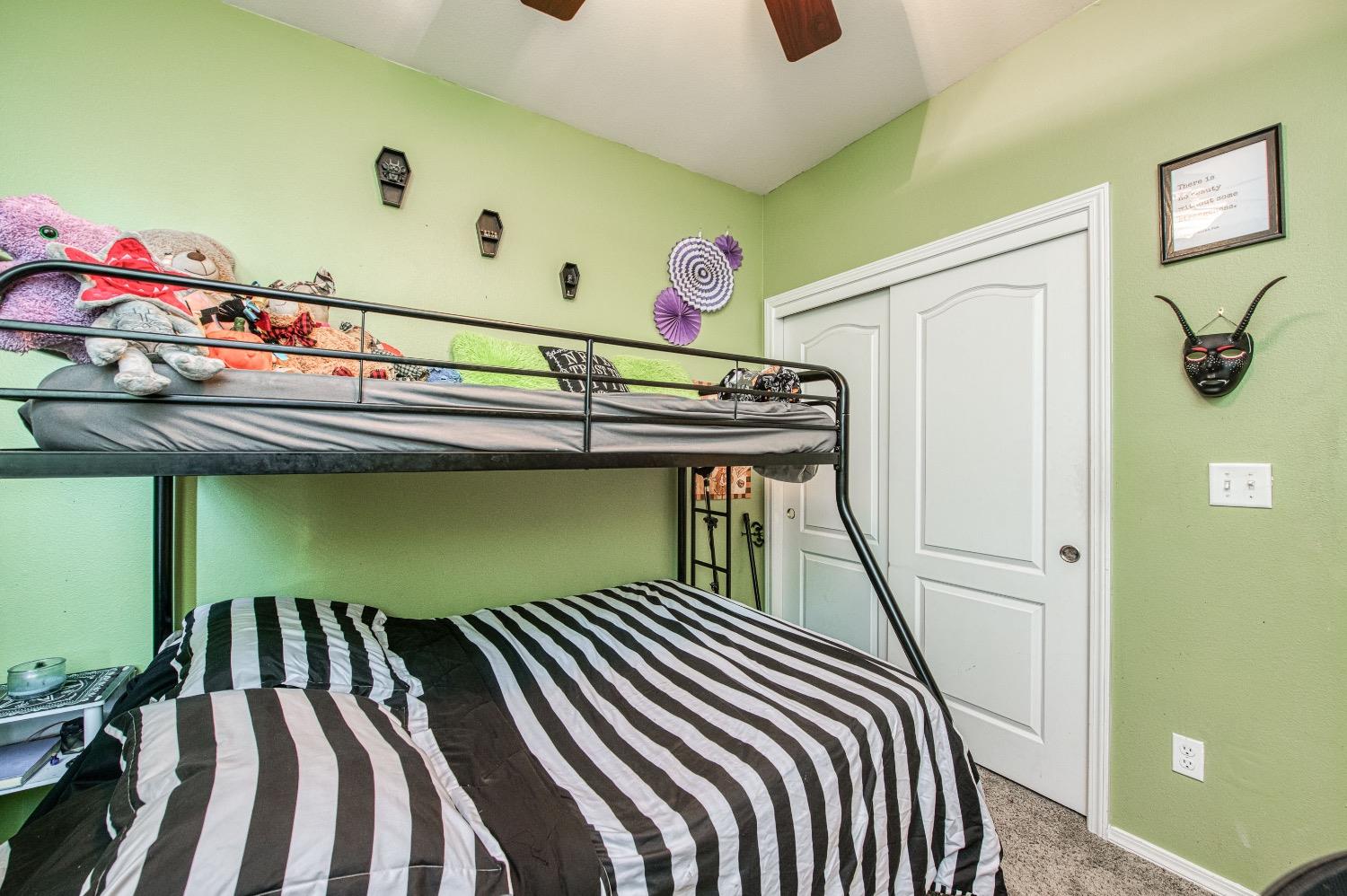 1648 North Avignon Lane Clovis, CA 93619 - Photo 18 of 27 a view of a balcony