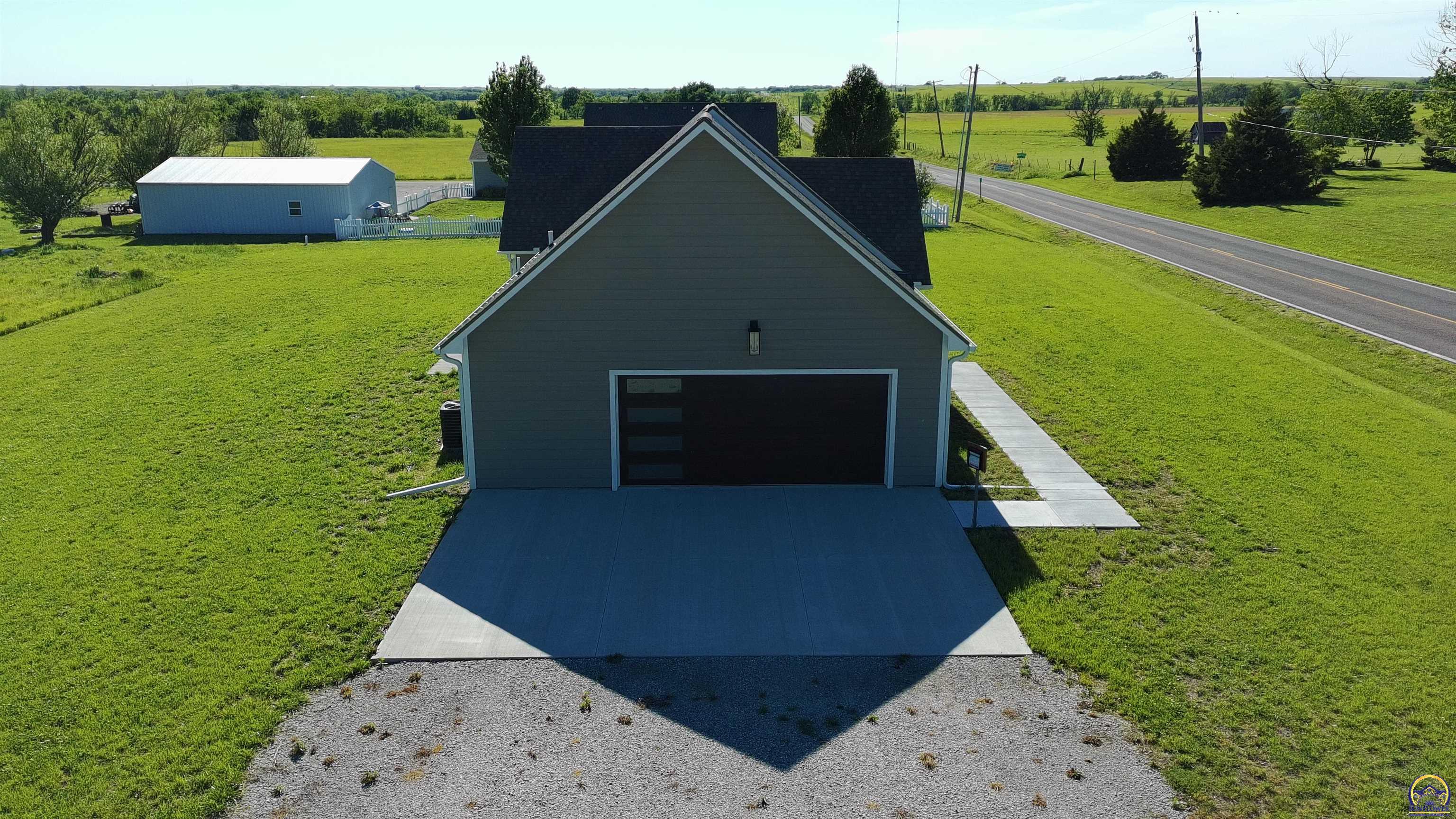 493 Highway 58 Gridley, KS 66852 - Photo 3 of 20