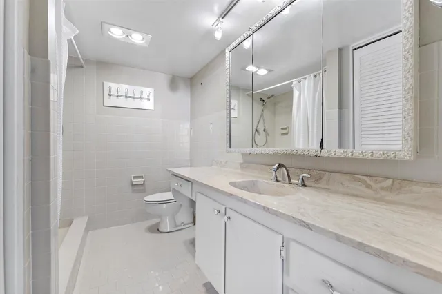 $395,000 | 501 Southwest 11th Place, Unit 418, Boca Raton, FL 33432