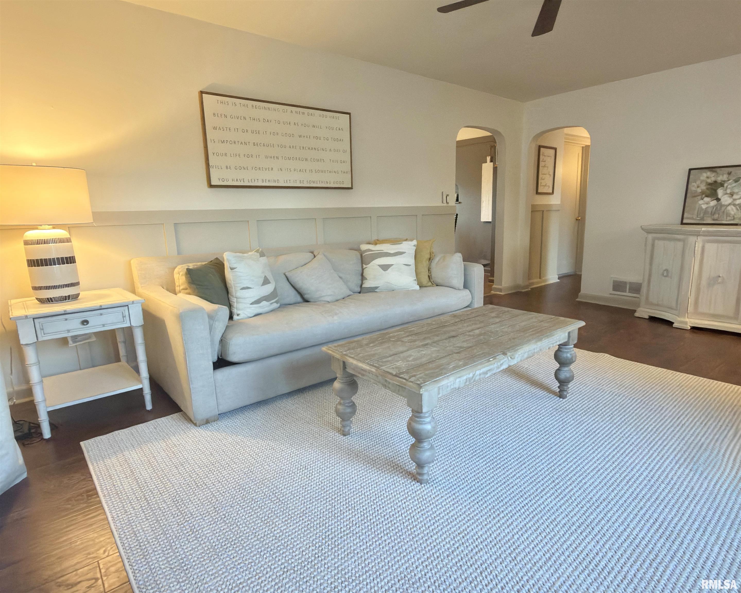 135 10th Street Carmi, IL 62821 - Photo 6 of 42