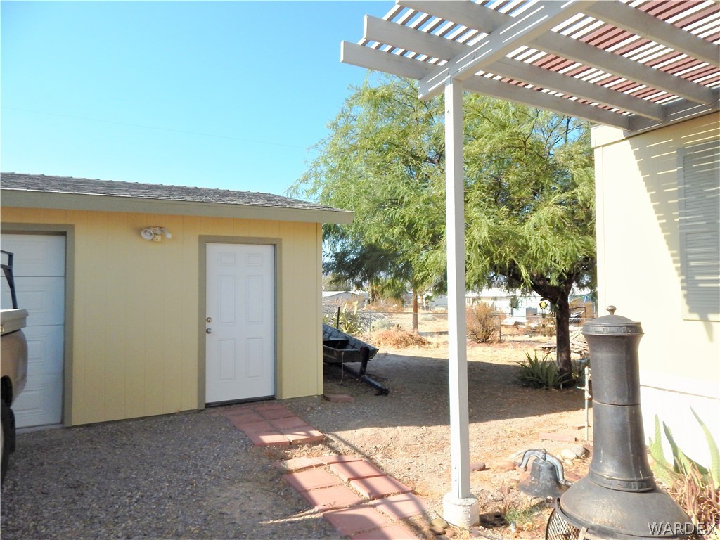 4580 Monarch Drive Topock, AZ 86436 - Photo 5 of 24