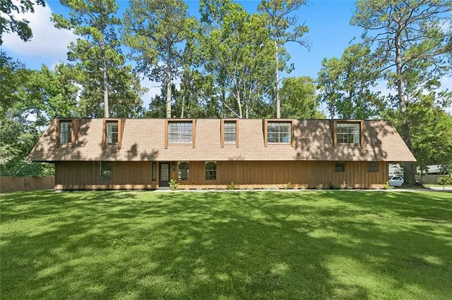 $555,000 | 113 Laurelwood Drive, Covington, LA 70433