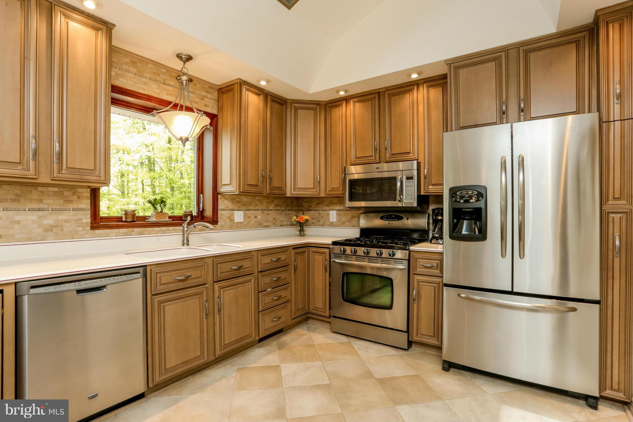 5616 Rathbone Place Springfield, VA 22151 - Photo 5 of 25 Kitchen