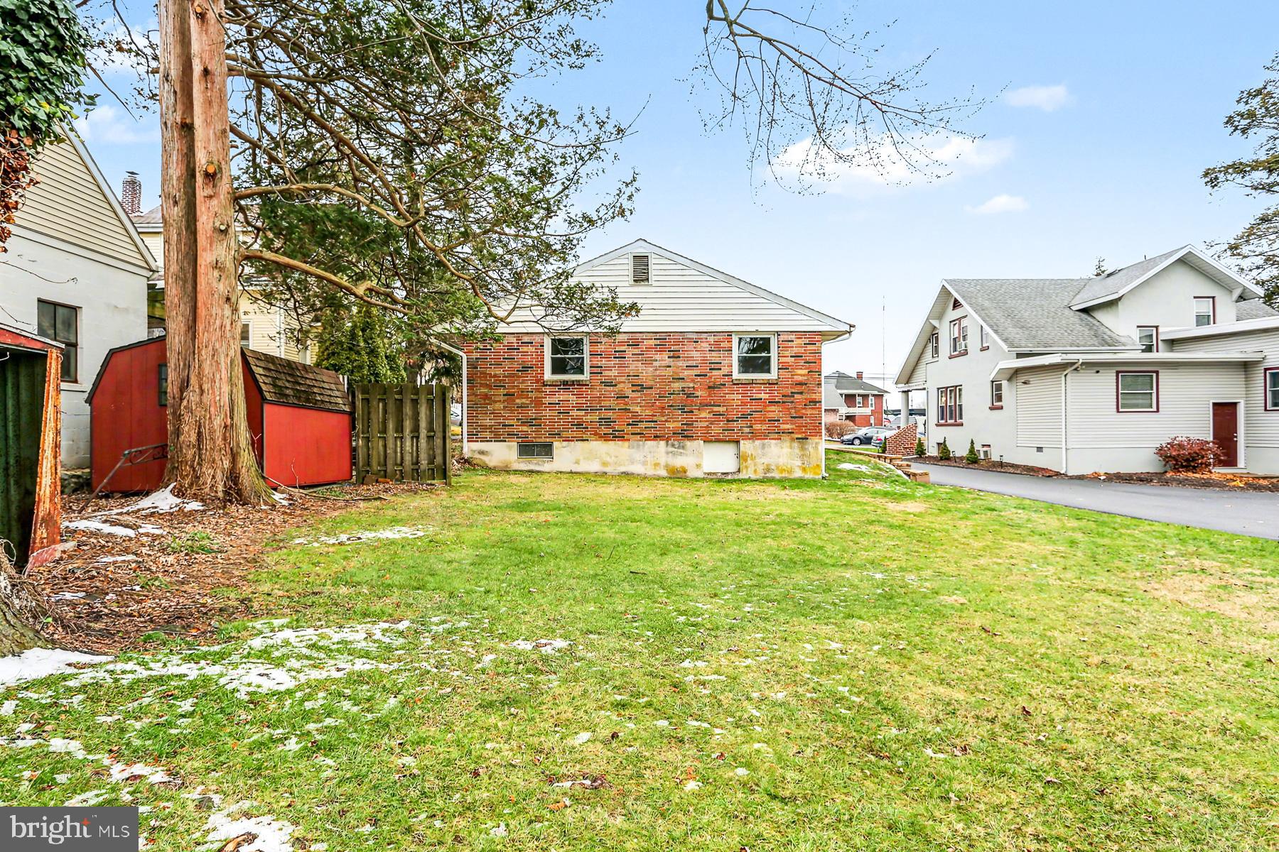 925 South Spruce Street Elizabethtown, PA 17022 - Photo 3 of 32