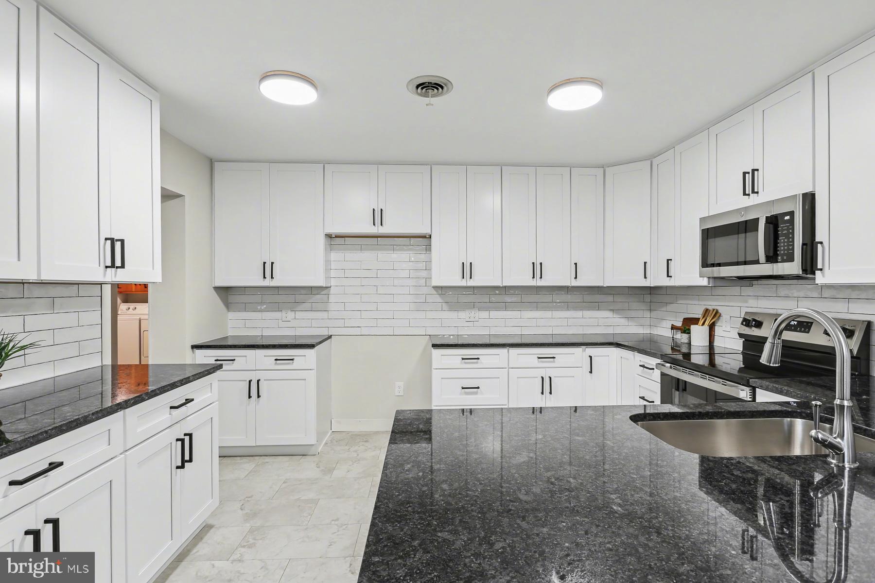 925 South Spruce Street Elizabethtown, PA 17022 - Photo 9 of 32