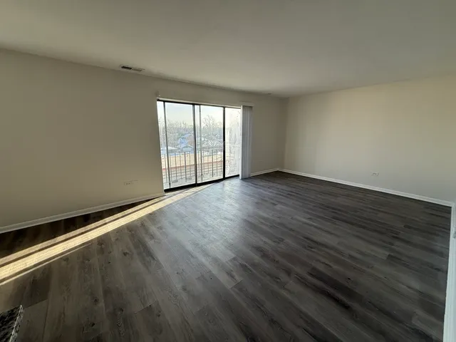 $1,575 | 2310 North Harlem Avenue, Unit 501, Elmwood Park, IL 60707