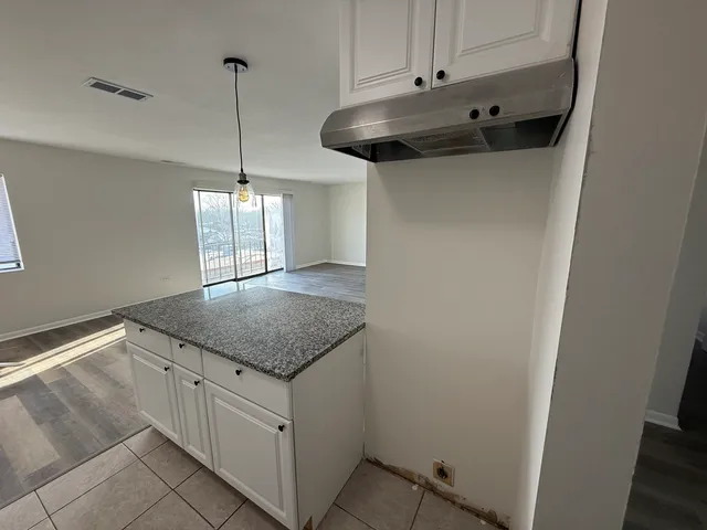 $1,575 | 2310 North Harlem Avenue, Unit 501, Elmwood Park, IL 60707