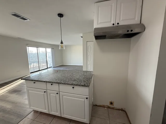 $1,575 | 2310 North Harlem Avenue, Unit 501, Elmwood Park, IL 60707