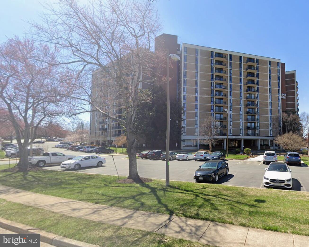 6800 Fleetwood Road, Unit 913 McLean, VA 22101 - Photo 1 of 13 Modern living in a vibrant community.