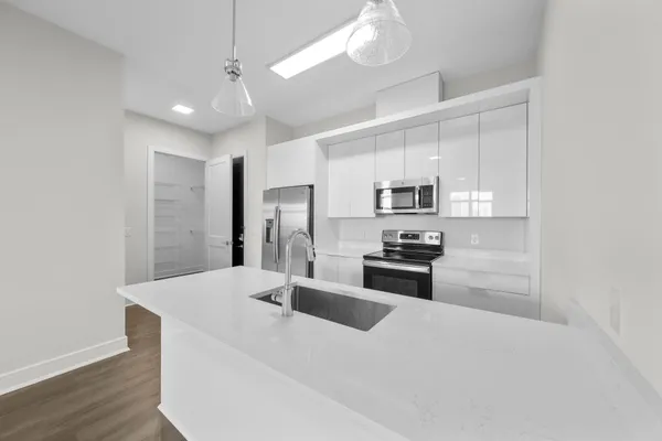 $3,800 | 121 34th Street, Unit 506, Union City, NJ 07087