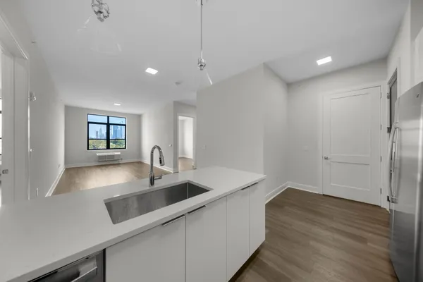 $3,800 | 121 34th Street, Unit 506, Union City, NJ 07087