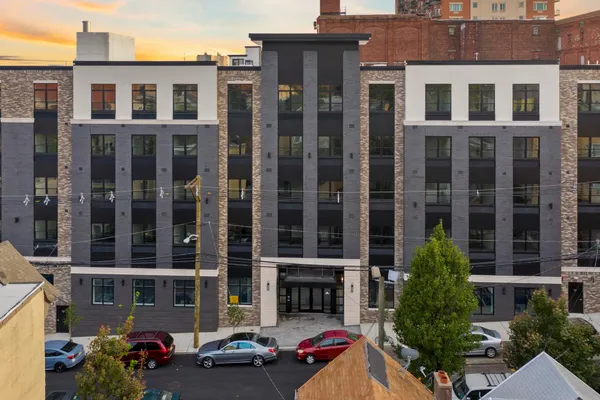 $3,800 | 121 34th Street, Unit 506, Union City, NJ 07087