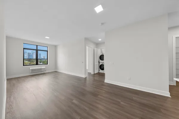 $3,800 | 121 34th Street, Unit 506, Union City, NJ 07087