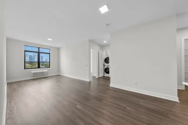 $3,800 | 121 34th Street, Unit 506, Union City, NJ 07087