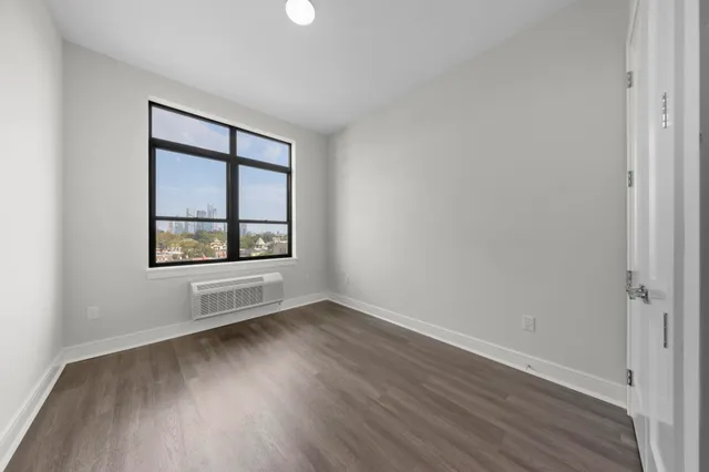 $3,800 | 121 34th Street, Unit 506, Union City, NJ 07087