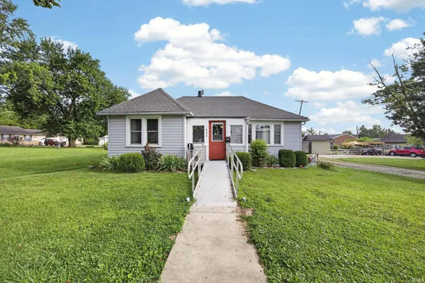 $165,000 | 840 H Street Northeast, Linton, IN 47441