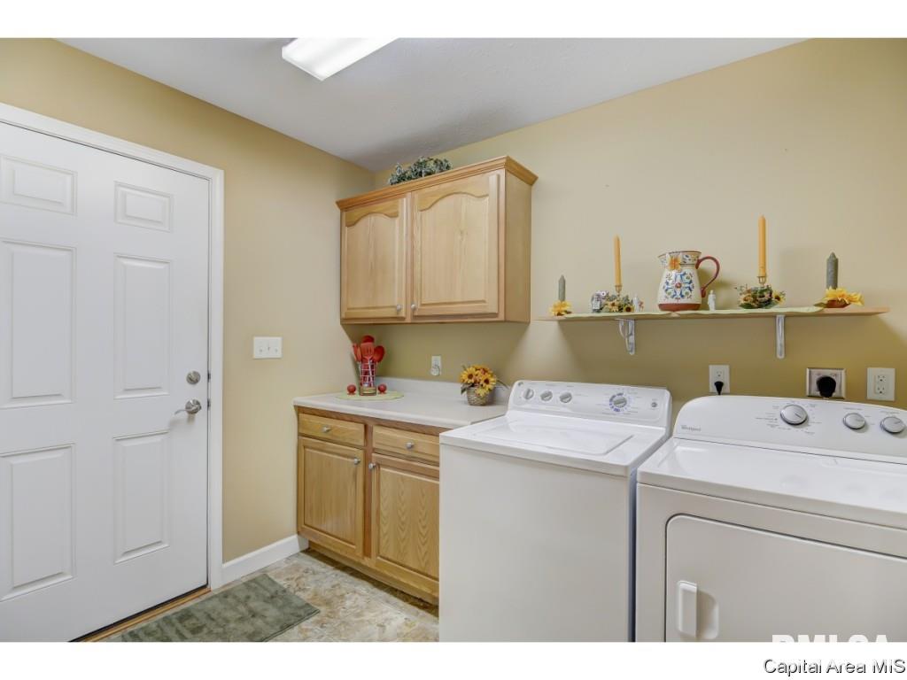 24712 Brookwood Hills Road Athens, IL 62613 - Photo 13 of 36 Gallery Image 13