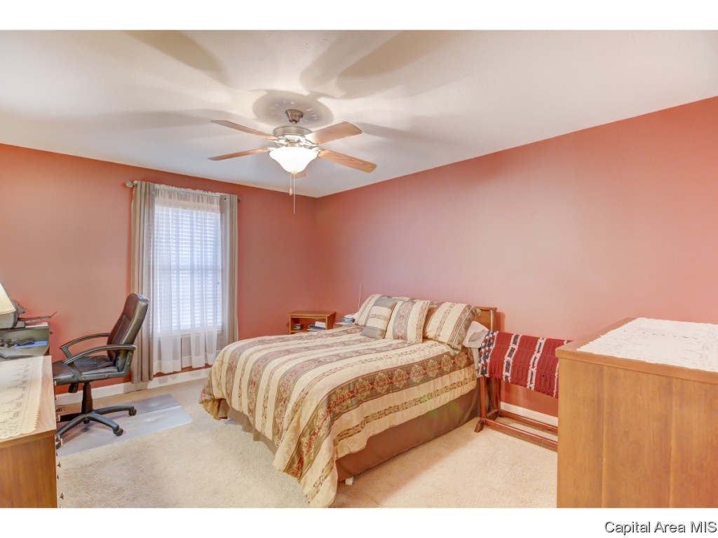 24712 Brookwood Hills Road Athens, IL 62613 - Photo 20 of 36 Gallery Image 20