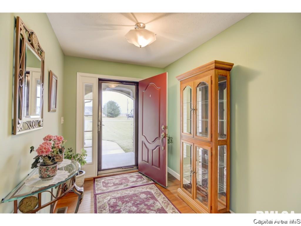 24712 Brookwood Hills Road Athens, IL 62613 - Photo 2 of 36 Gallery Image 2