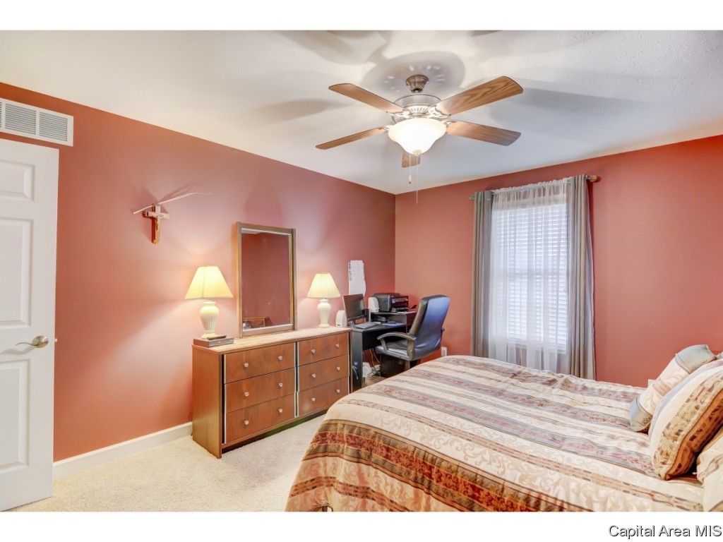 24712 Brookwood Hills Road Athens, IL 62613 - Photo 21 of 36 Gallery Image 21