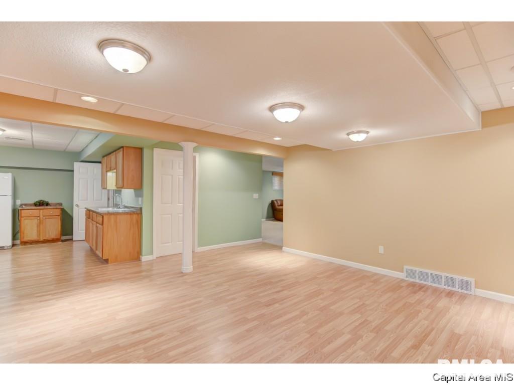 24712 Brookwood Hills Road Athens, IL 62613 - Photo 29 of 36 Gallery Image 29