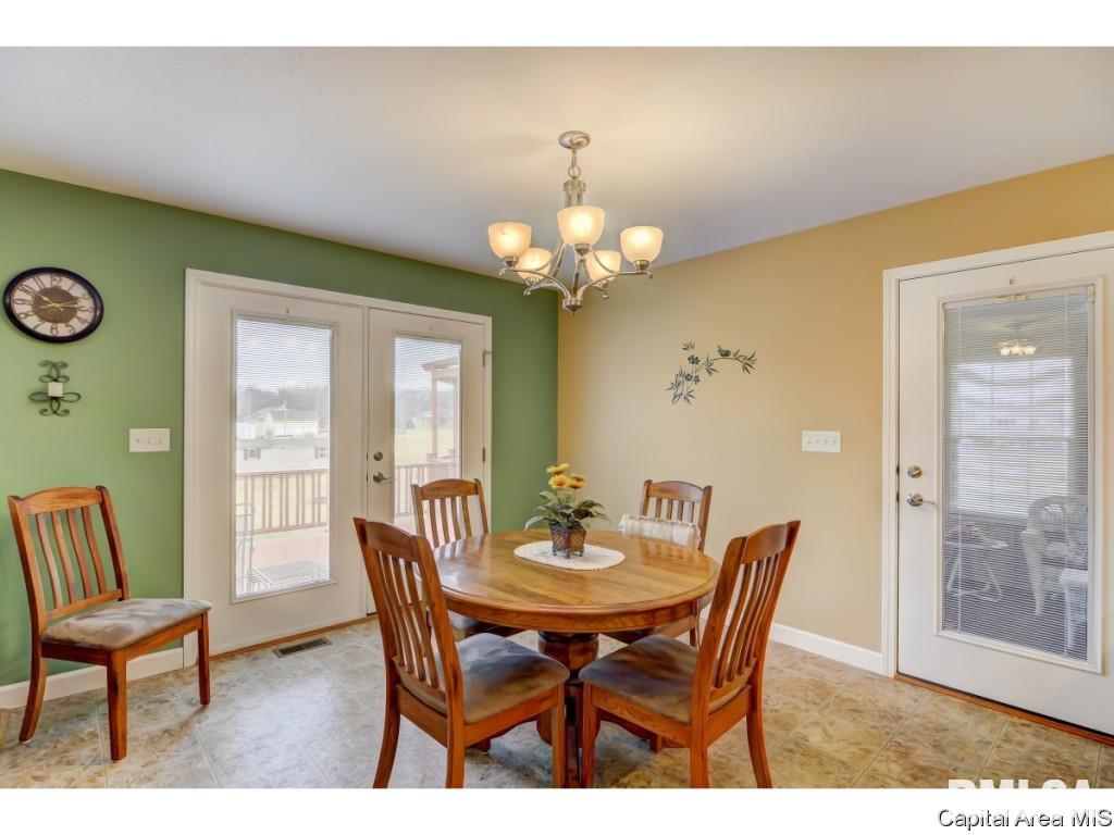 24712 Brookwood Hills Road Athens, IL 62613 - Photo 6 of 36 Gallery Image 6
