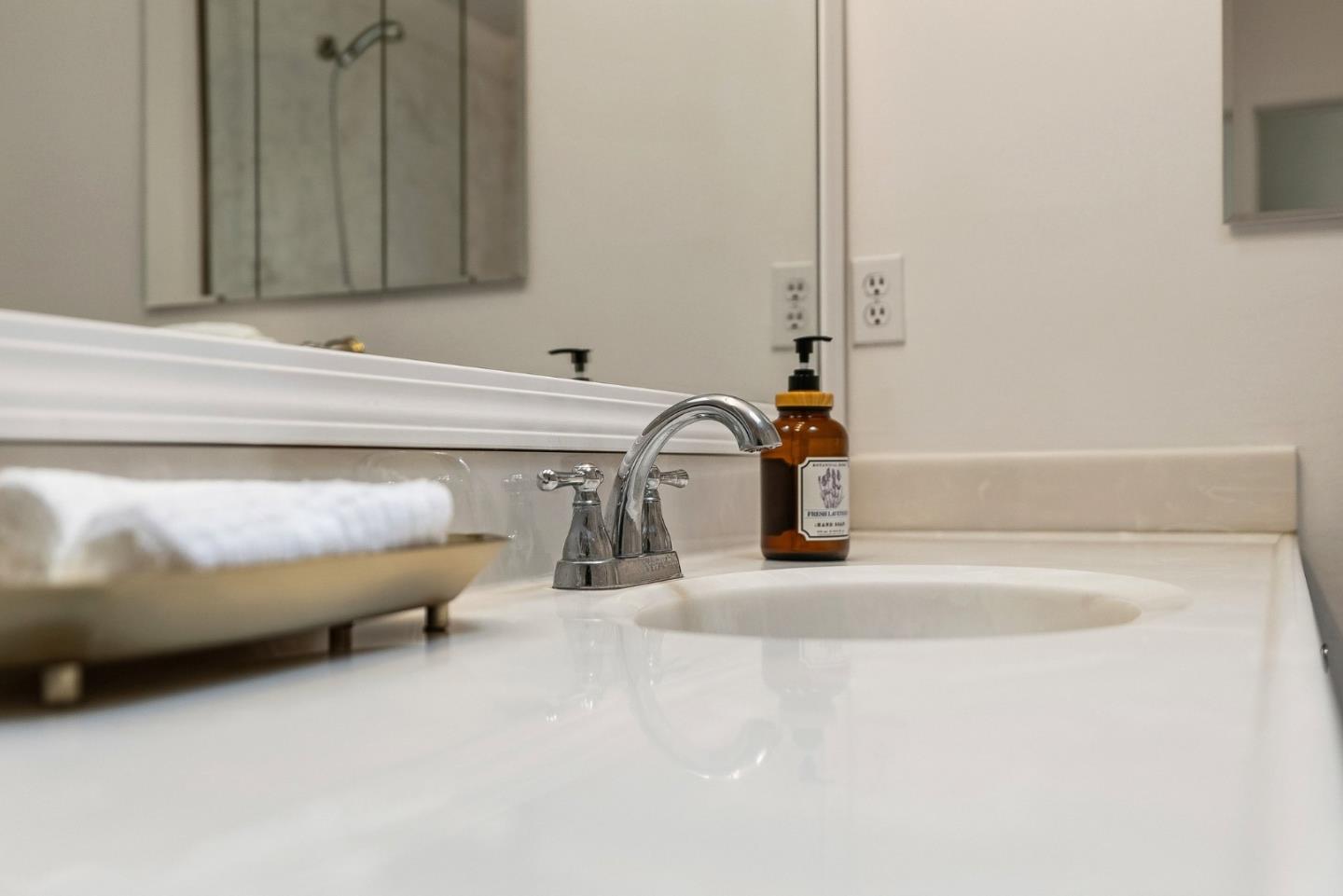 15 Del Rey Circle Salinas, CA 93901 - Photo 24 of 42 a bathroom with a sink and a mirror