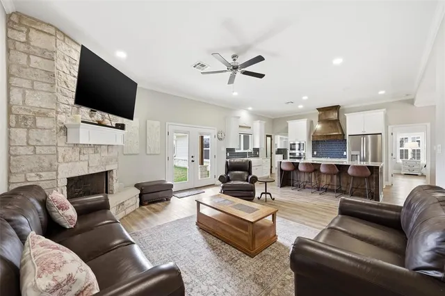 $459,900 | 810 North Davis Street, West, TX 76691