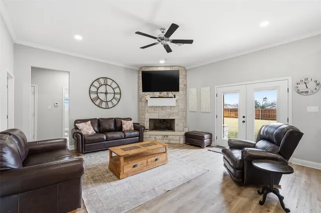 $459,900 | 810 North Davis Street, West, TX 76691