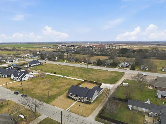 $459,900 | 810 North Davis Street, West, TX 76691