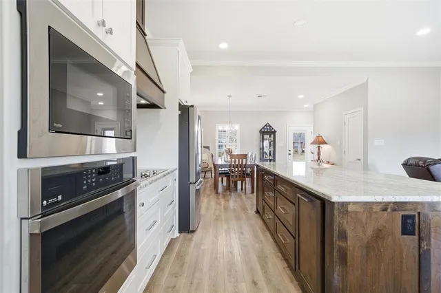 $459,900 | 810 North Davis Street, West, TX 76691