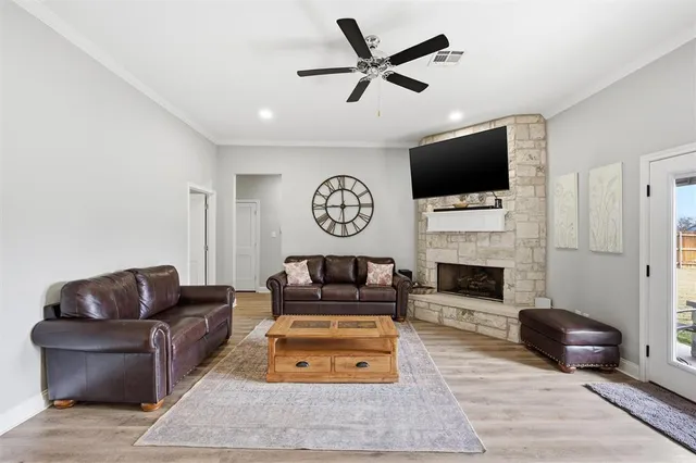 $459,900 | 810 North Davis Street, West, TX 76691