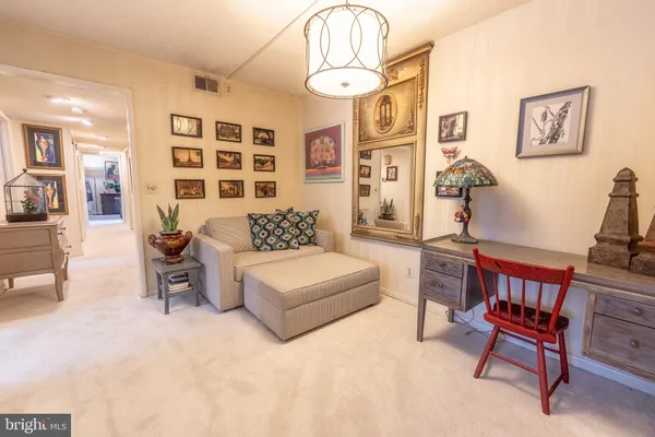 $269,000 | 15300 Beaverbrook Court, Unit 882K, Silver Spring, MD 20906