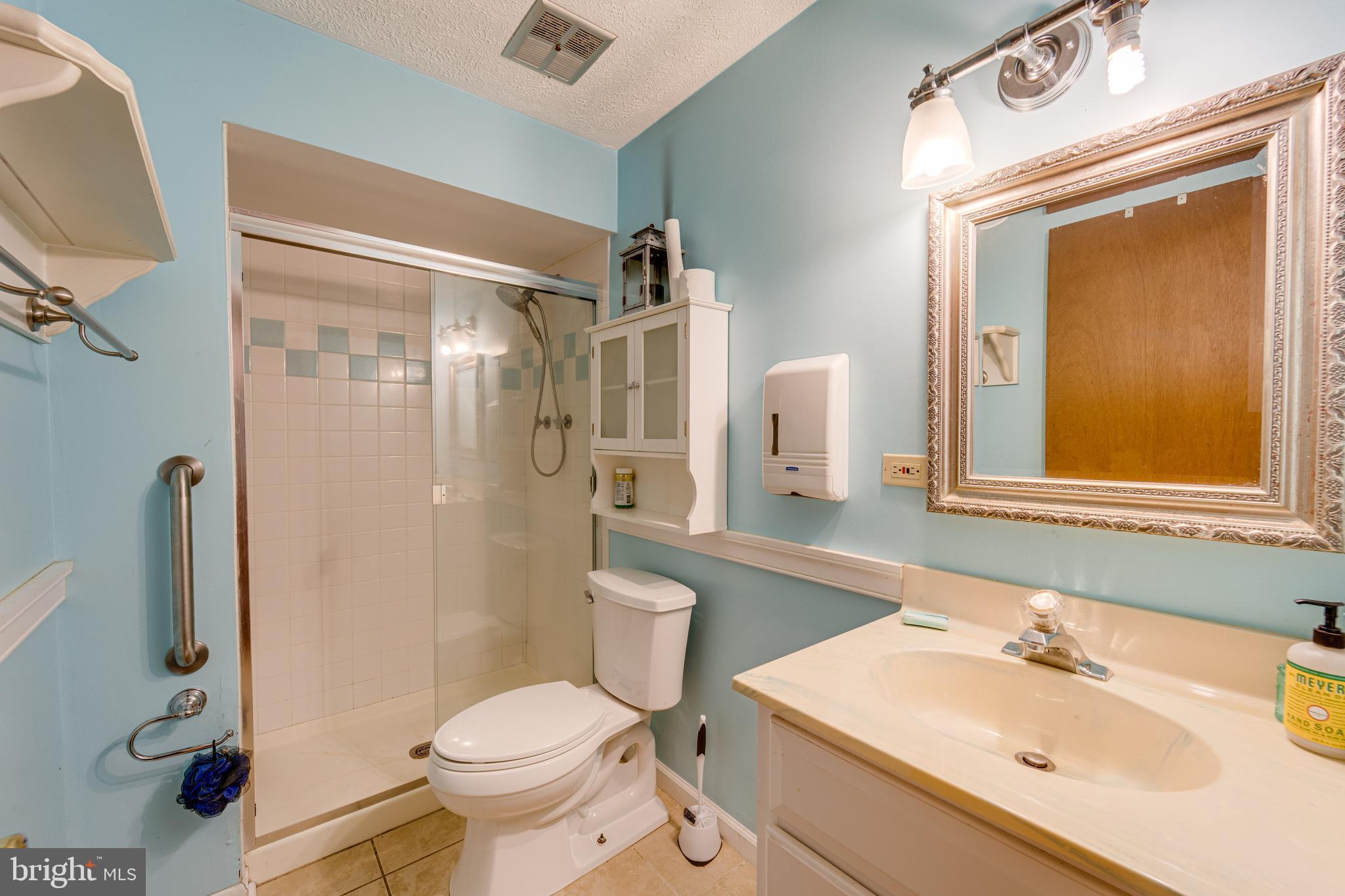 3727 Russell Road Woodbridge, VA 22192 - Photo 2 of 41 Gallery Image 2