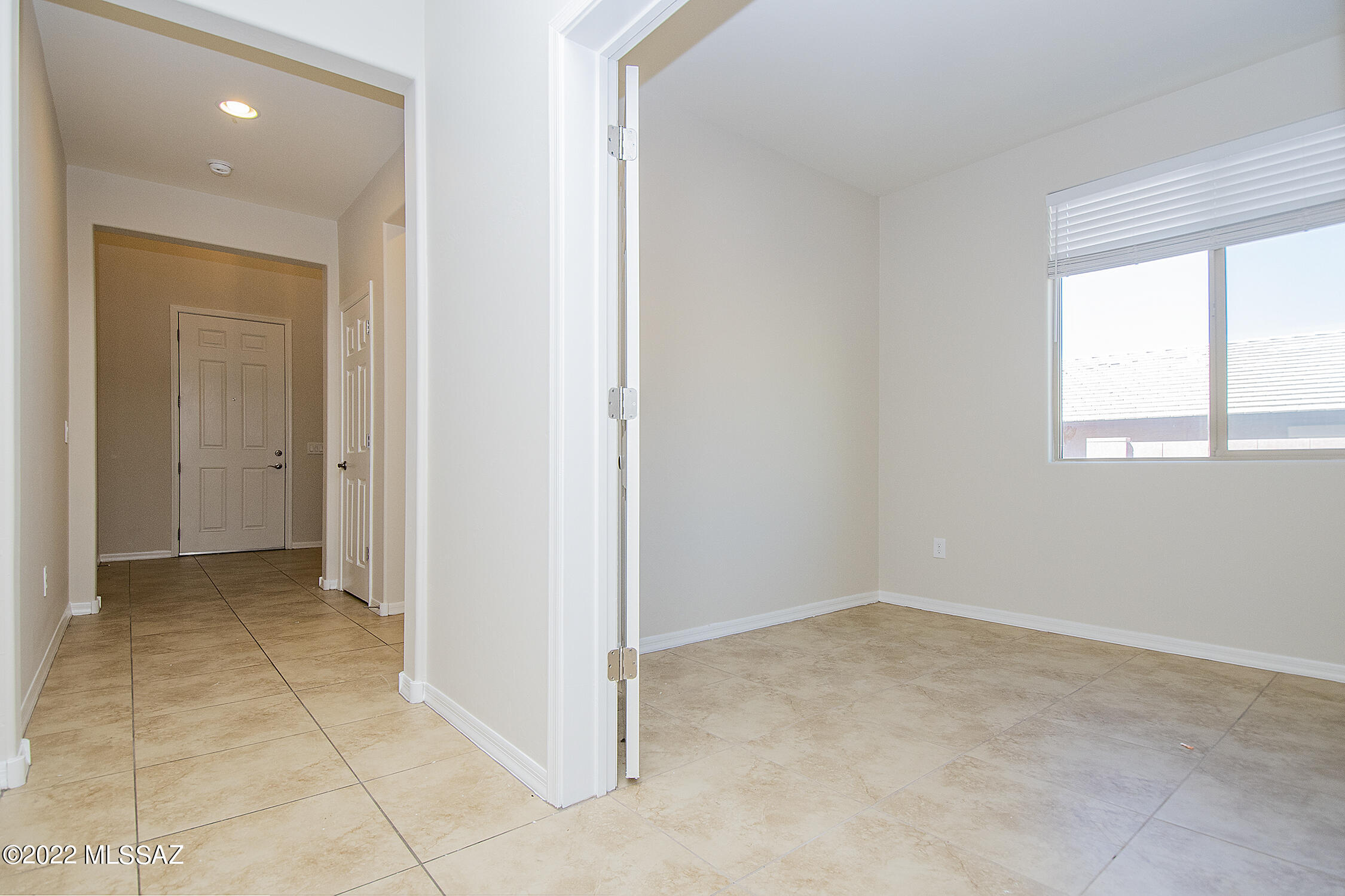 39081 South Running Roses Lane Tucson, AZ 85739 - Photo 8 of 43