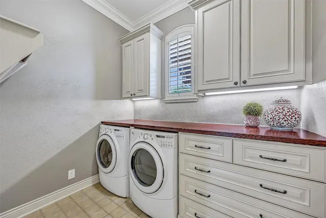 a view of washer and dryer