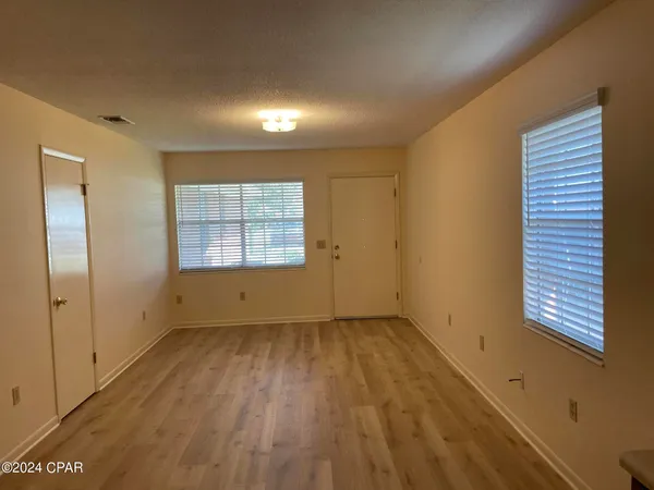 $1,350 | 5605a Hilltop Avenue, Unit B, Panama City, FL 32408