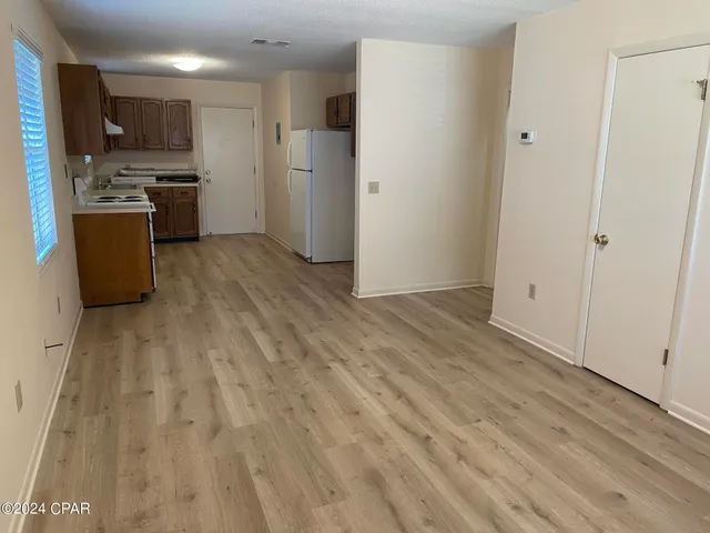 $1,350 | 5605a Hilltop Avenue, Unit B, Panama City, FL 32408