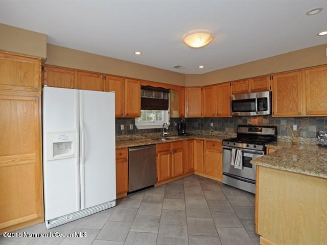 44 Alpine Road Holmdel, NJ 07733 - Photo 4 of 19 Inside Kitchen (7).jpg