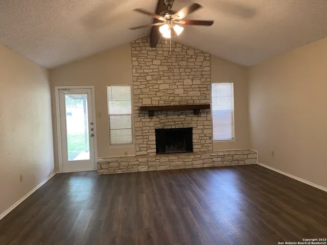 $1,500 | 12123 Stevens Court, Live Oak, TX 78233