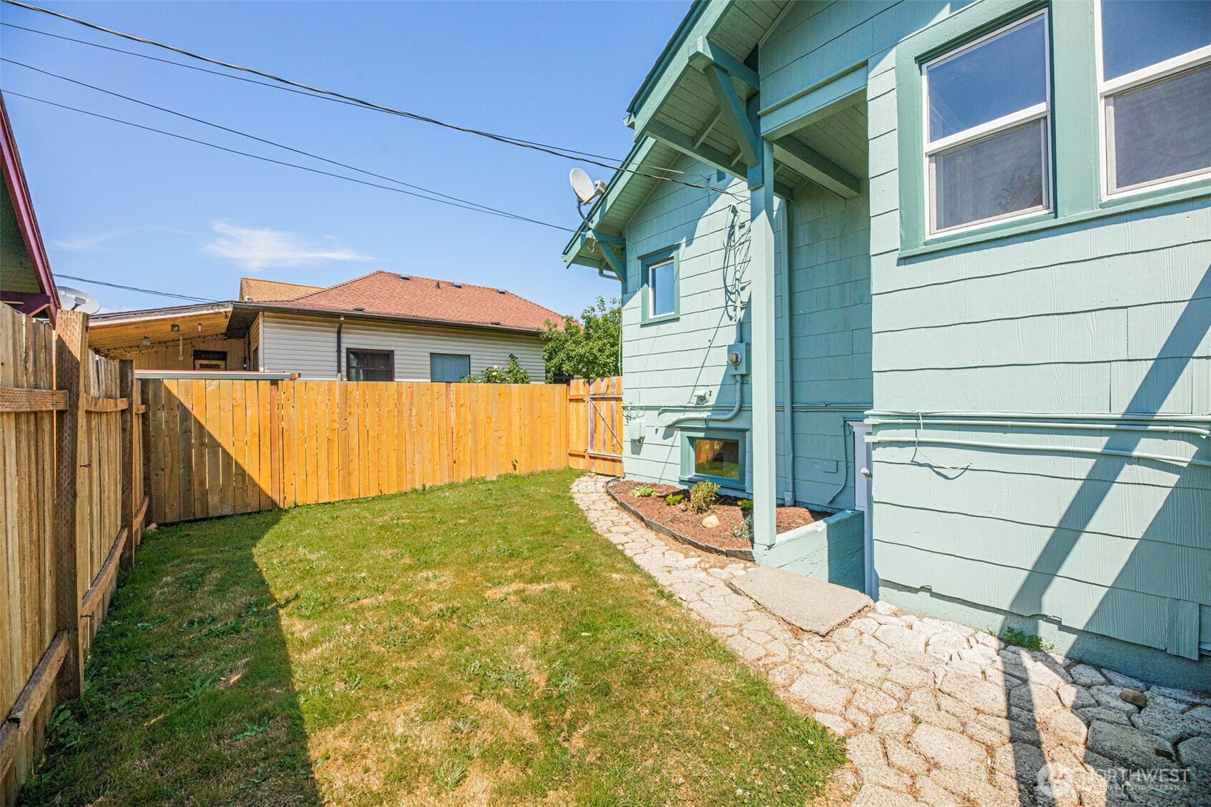 1726 Baker Avenue Everett, WA 98201 - Photo 37 of 39 a view of a house with a tub