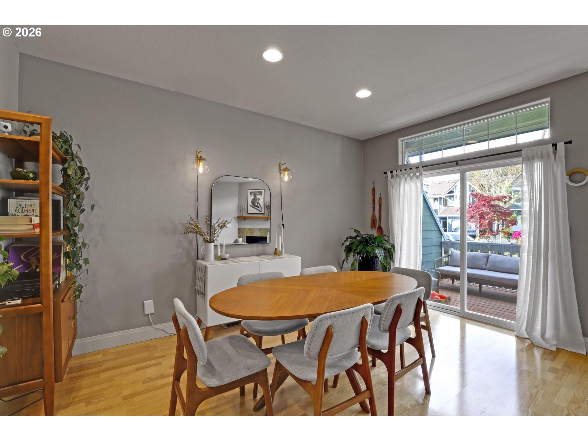 12224 Southwest Meader Way Beaverton, OR 97008 - Photo 5 of 35 Dining Area