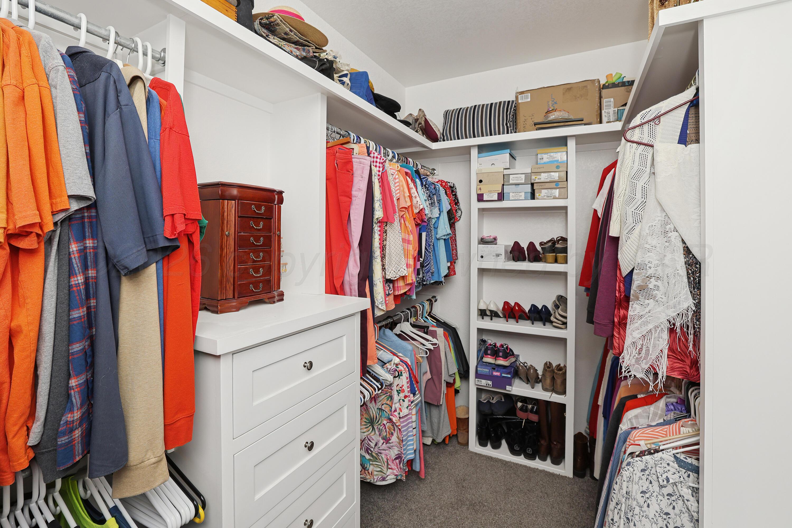 13466 Antenor Road Amarillo, TX 79124 - Photo 24 of 48 22-Primary Closet