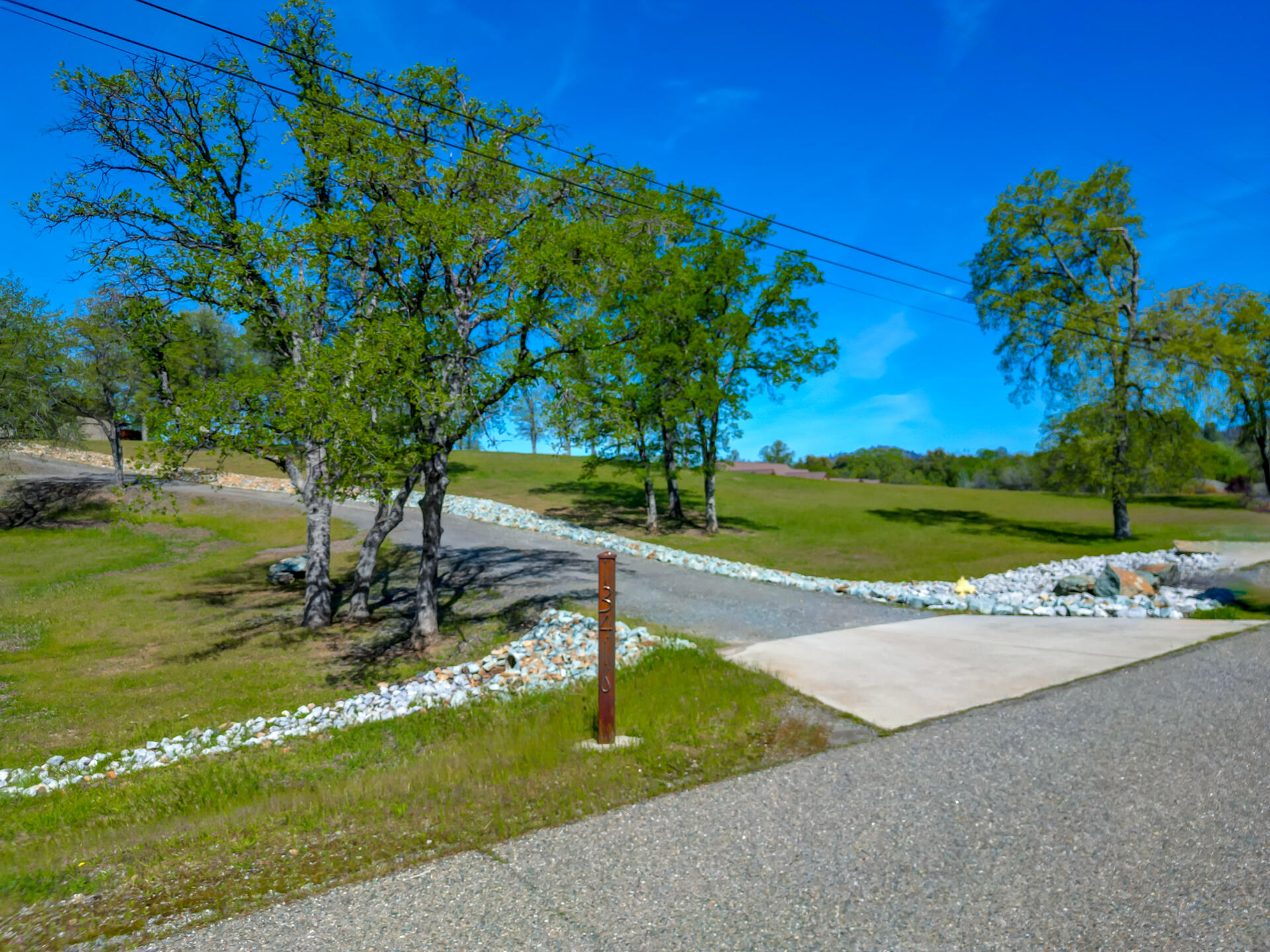 13416 Luna Drive Redding, CA 96003 - Photo 54 of 64 a view of a park with large trees